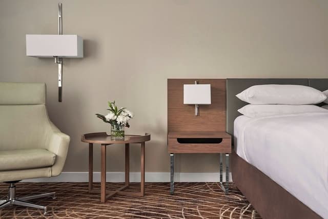 Premier Room, 1 Queen Bed, City View
