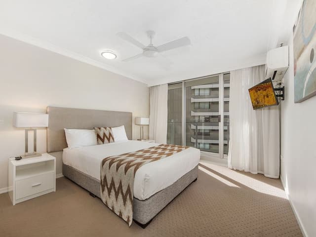 2 Bdrm Superior Beachfront Apt