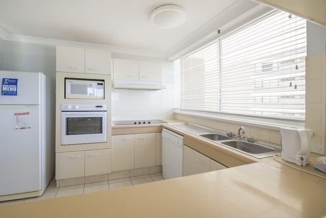 2 Bdrm Standard Beachfront Apt