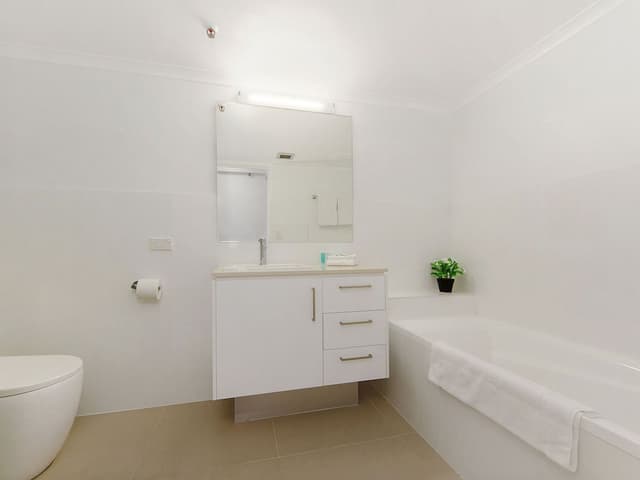 2 Bdrm Superior Beachfront Apt