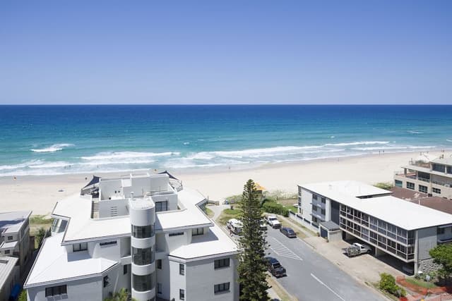 2 Bdrm Standard Beachfront Apt