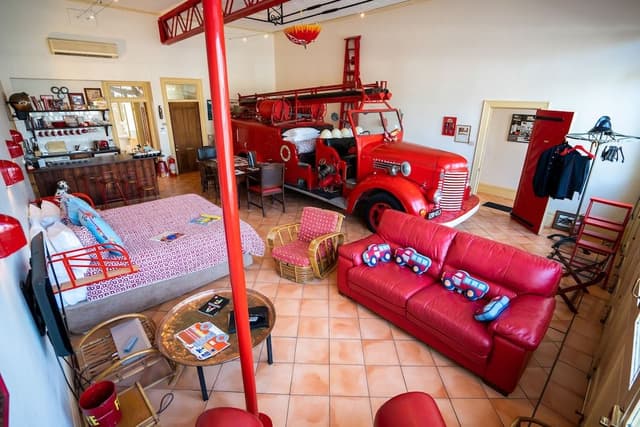 Exclusive Suite, Jetted Tub (Fire Engine)