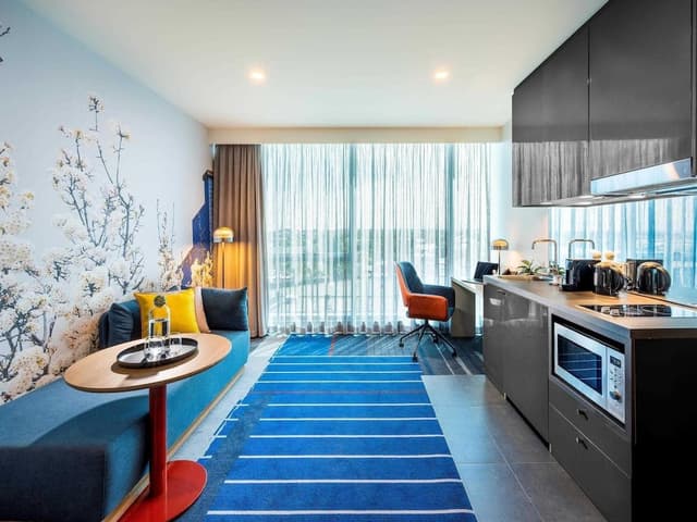 Studio, 1 King Bed, Kitchenette
