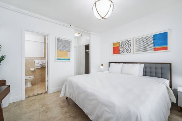 Deluxe Room, 1 Queen Bed, Private Bathroom (Self check-in)