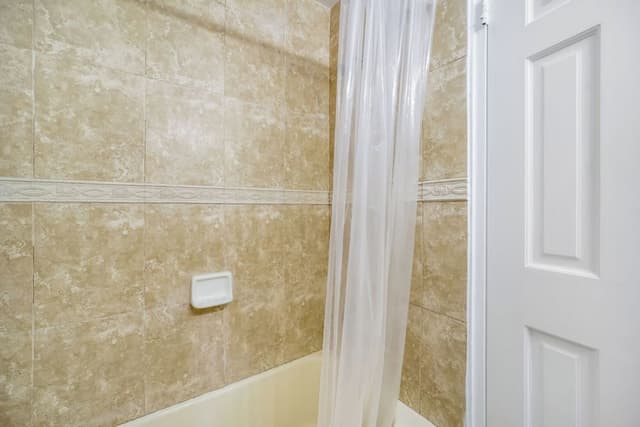 Deluxe Room, 1 Queen Bed, Private Bathroom (Self check-in)