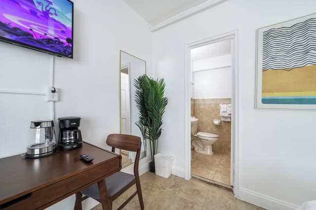 Deluxe Room, 1 Queen Bed, Private Bathroom (Self check-in)
