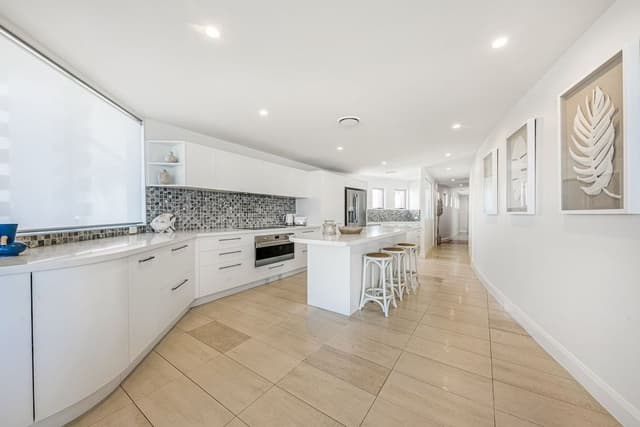 3 Bedroom Luxury Waterfront Apartment