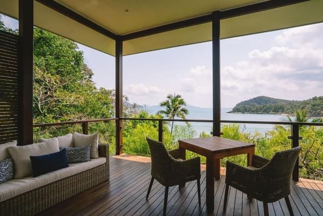 Hibiscus Suite