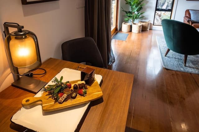 Suite, 1 King Bed