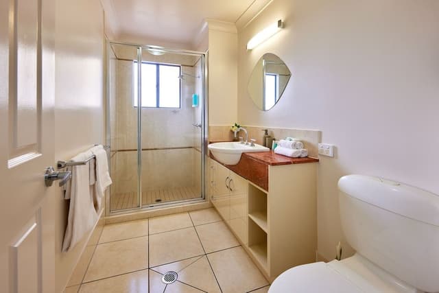 Deluxe Apartment, 3 Bedrooms, Partial Sea View