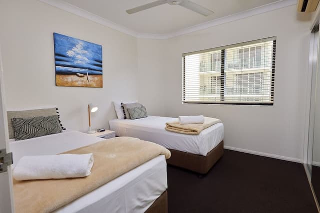 Deluxe Apartment, 3 Bedrooms, Partial Sea View