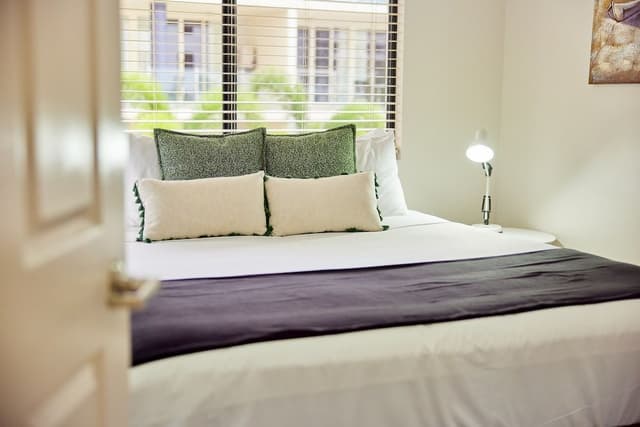 Deluxe Apartment, 3 Bedrooms, Partial Sea View