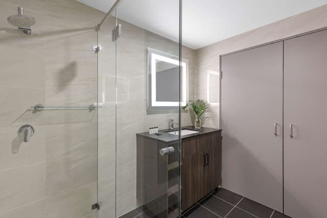 Deluxe 2 Bedroom Dual Key Apartment