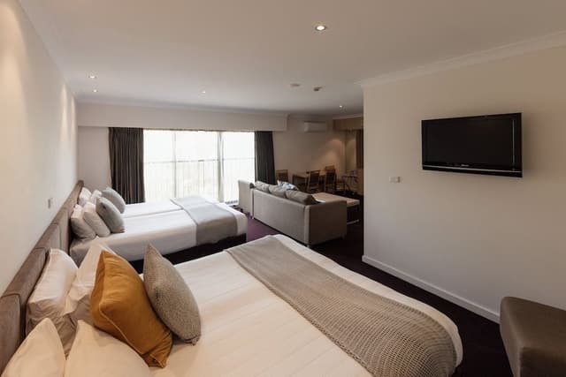 Deluxe Family Room