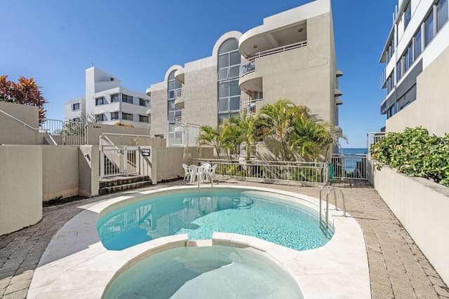 3 Bedroom Apartment - Seaspray Apartments - Property Adjacent