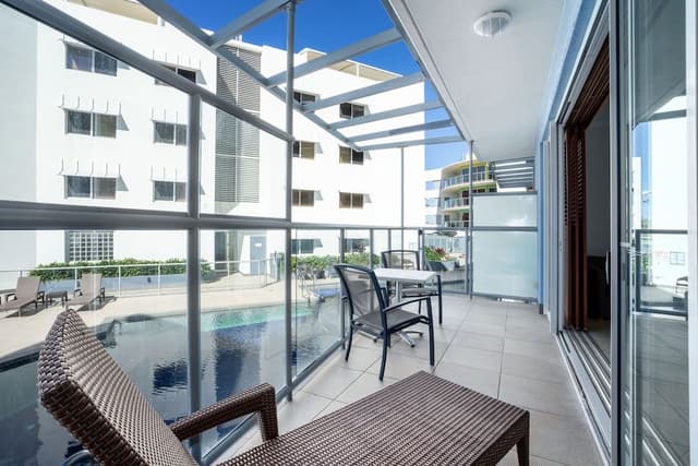 2 Bedroom Pool Entry - Poolside Tower