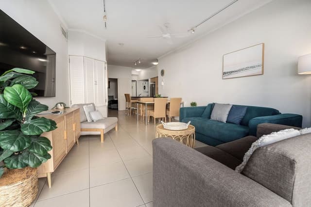 2 Bedroom Pool Entry - Poolside Tower