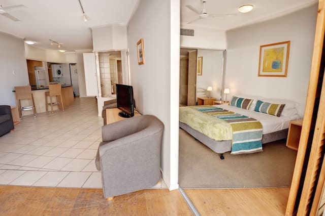 2 Bedroom Pool Entry - Poolside Tower