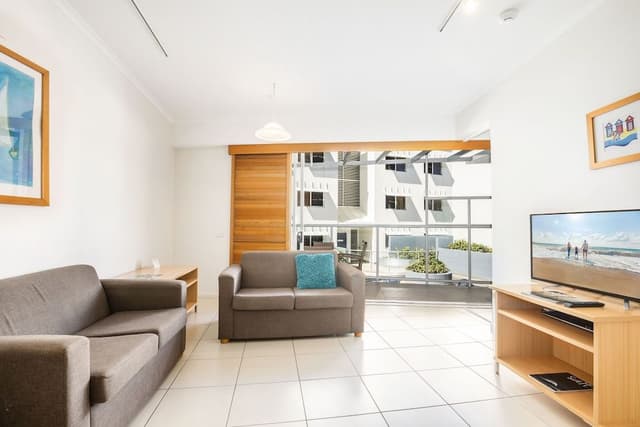2 Bedroom Pool Entry - Poolside Tower