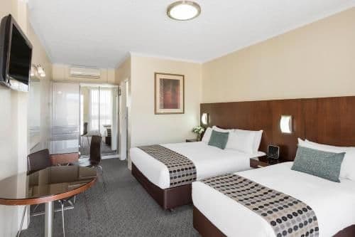 One Bedroom Apartment 1 Queen & 1 Single Bed