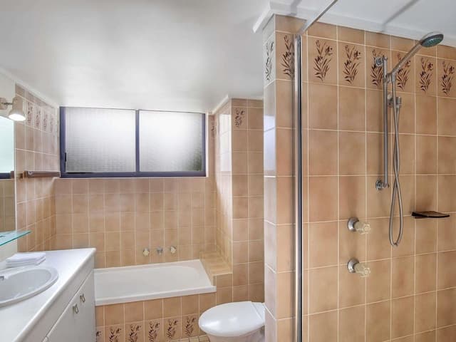 Room, 2 Bedrooms