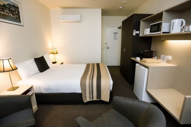 Standard Room, Non Smoking, Kitchenette (Queen Room)
