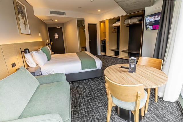 Corner Deluxe Room