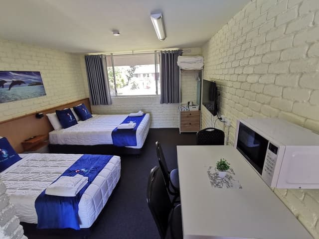 Family Suite, 2 Bedrooms, Pool View