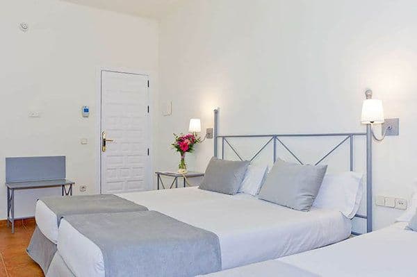 Basic Twin Room - 2 Ad