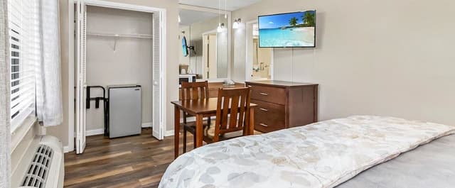 Room, 1 Queen Bed, Kitchenette