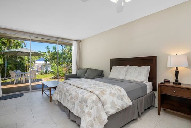 Deluxe Room (Efficiency)