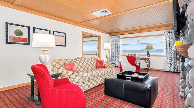 Executive Over Water Suite
