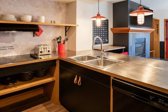 Suite, Multiple Beds, Kitchen