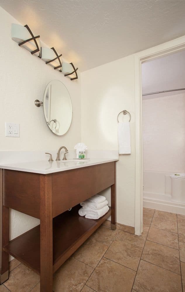Economy Room, 2 Queen Beds (Motel)