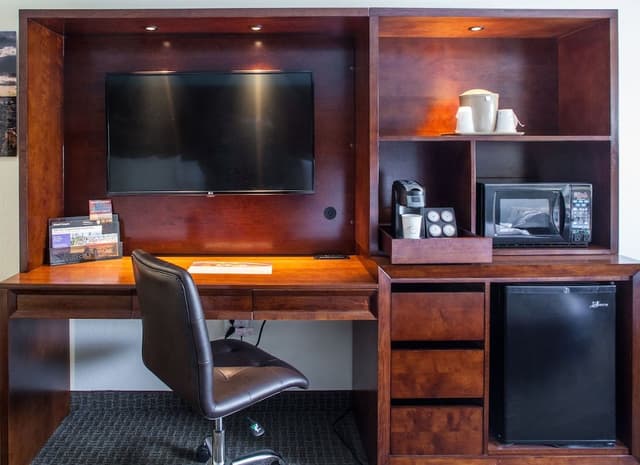 Deluxe Room, 2 Queen Beds, Refrigerator & Microwave (Hotel) (No Pets)