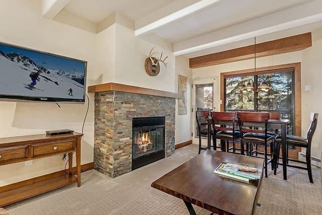 Condo, 2 Bedrooms 2 Bathrooms (Platinum 900 Square Foot Condominium)
