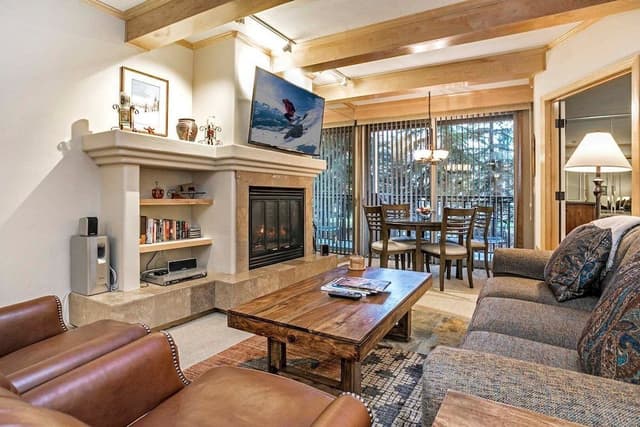 Condo, 2 Bedrooms 2 Bathrooms (Platinum 900 Square Foot Condominium)