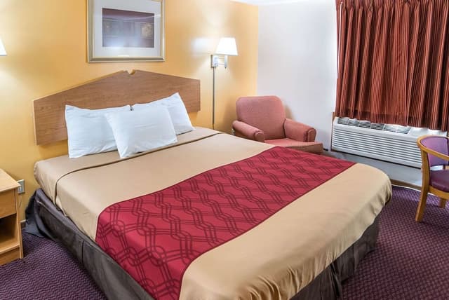 Standard Room, 1 Queen Bed, Non Smoking