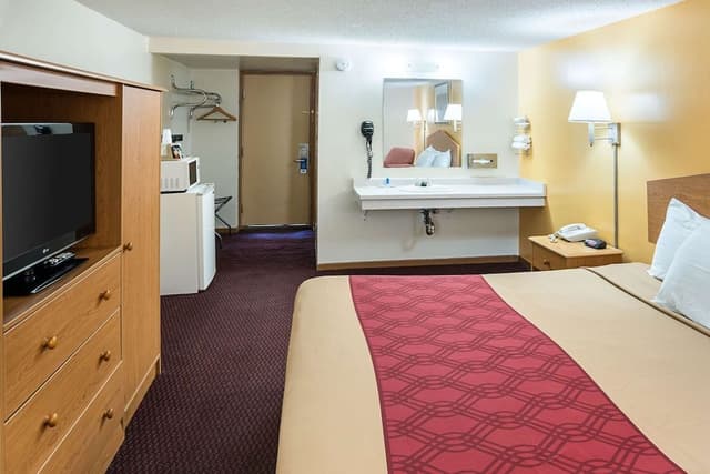 Standard Room, 1 King Bed, Non Smoking