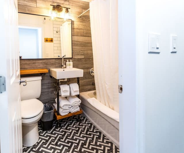 Designer Room, 2 Queen Beds, Mountain View