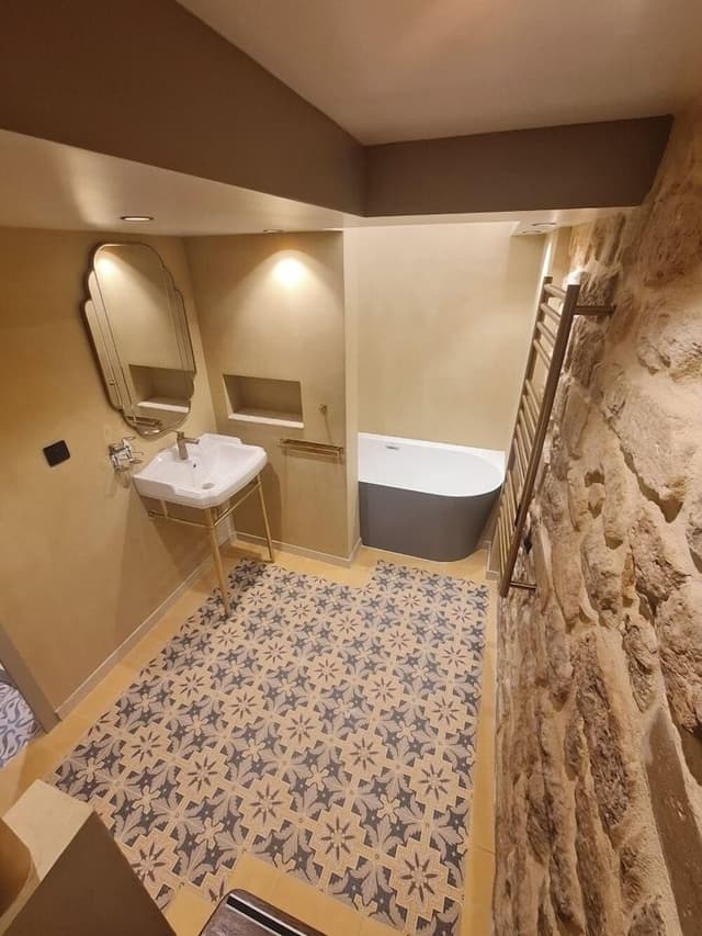 Comfort Cottage Building 2