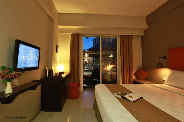 Deluxe Room, Pool Access