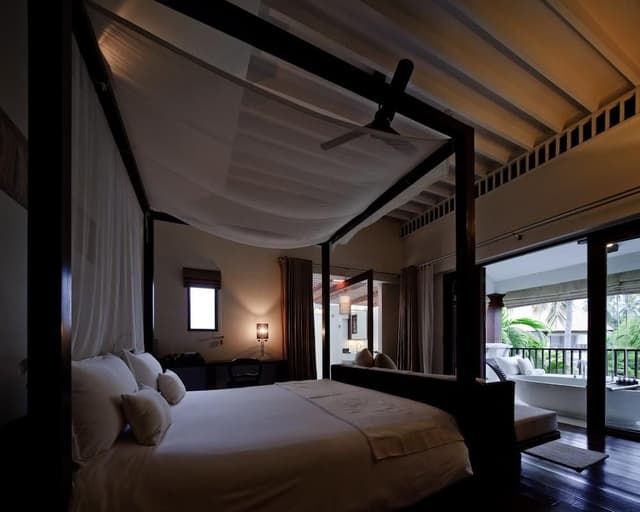 Duplex Interconnecting Pool Villa Suite