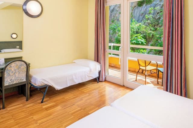 Standard Quadruple Room (4 pax)
