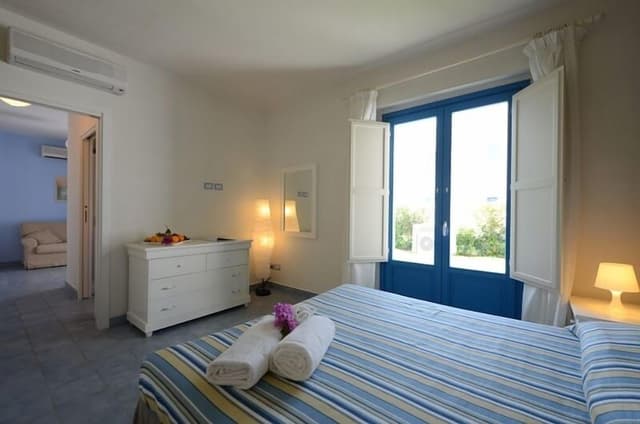 Family Room, Multiple Beds