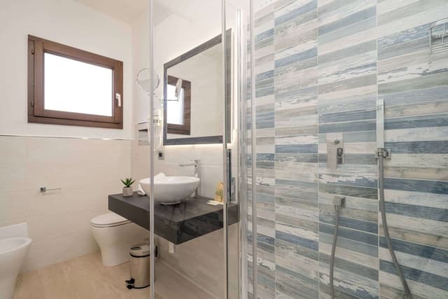 Comfort Room, 2 Bedrooms, Balcony, Partial Sea View