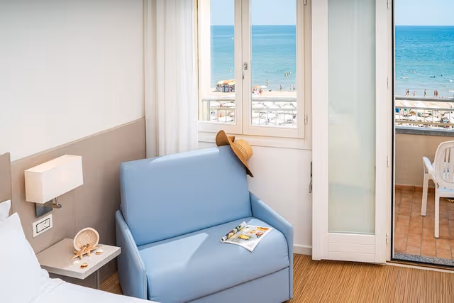 Classic Triple Room, Balcony, Sea Facing