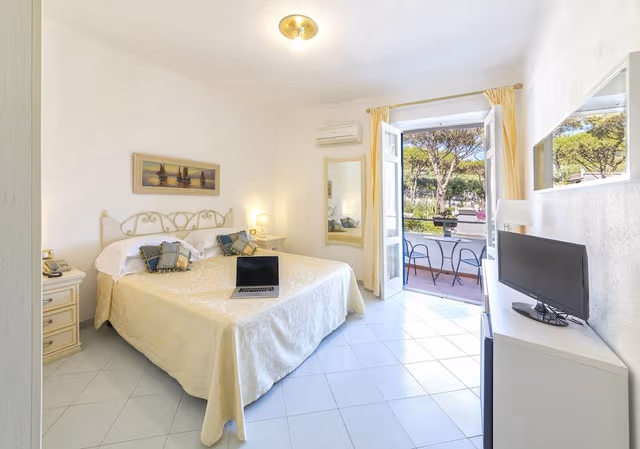 Comfort Room, Balcony, Partial Sea View