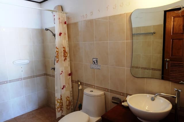 2 Bedrooms Bungalow