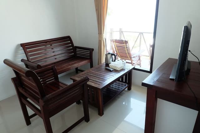 2 Bedrooms Bungalow
